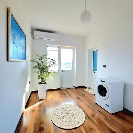 Lake Apartment Apartman Tirana