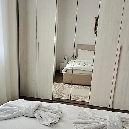 Lake Apartment 아파트 티라나